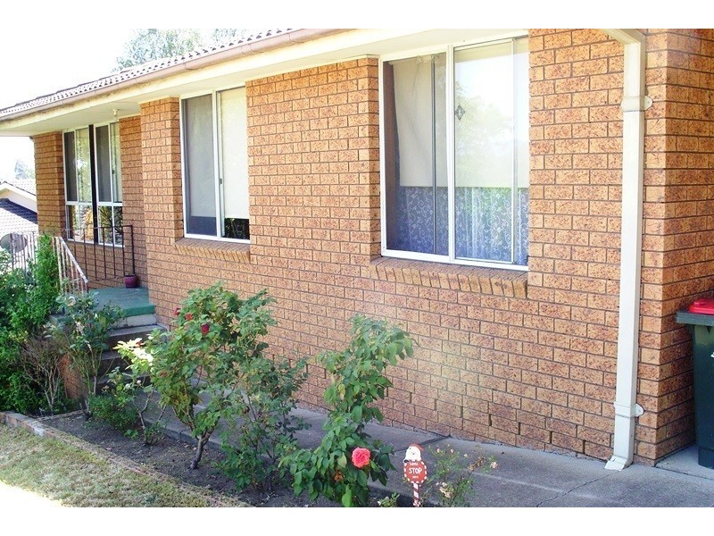 2 Gregory Way, Bega NSW 2550