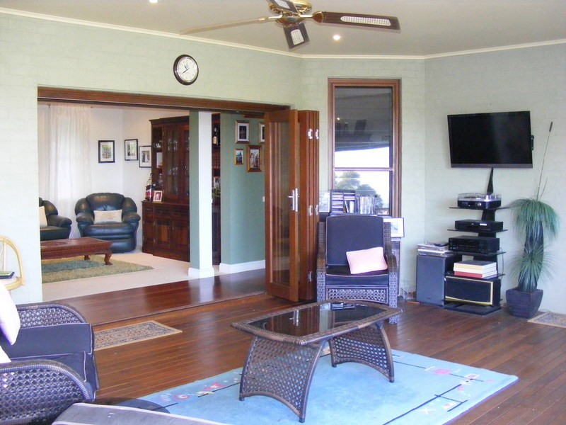 85 Jellat Way, Bega NSW 2550