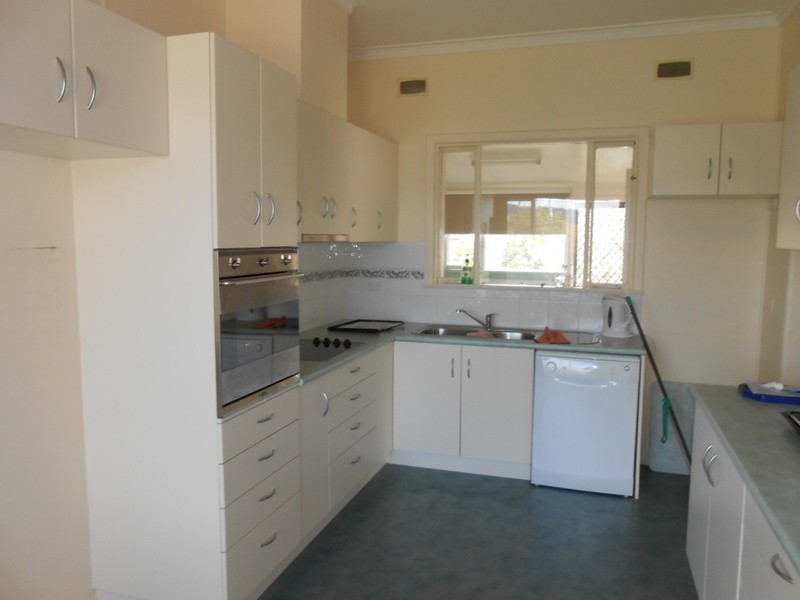 5 Tathra Road, Bega NSW 2550