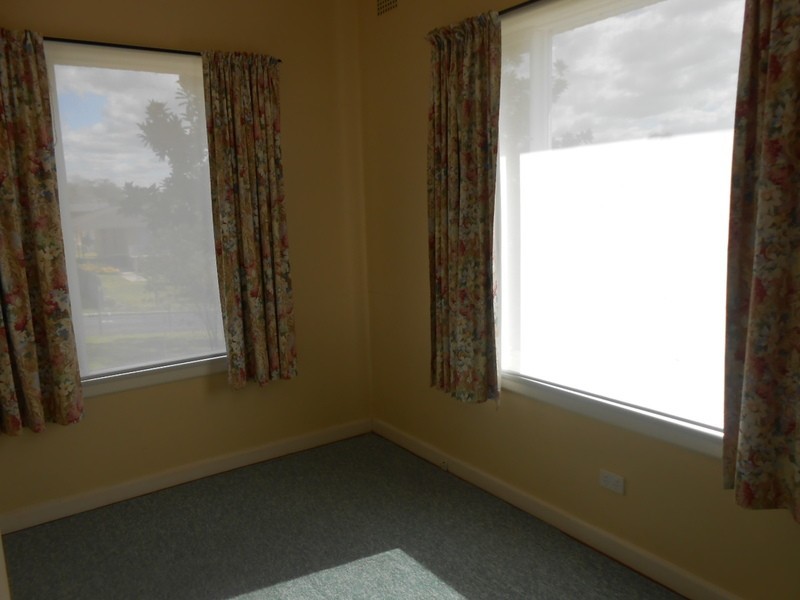 5 Tathra Road, Bega NSW 2550