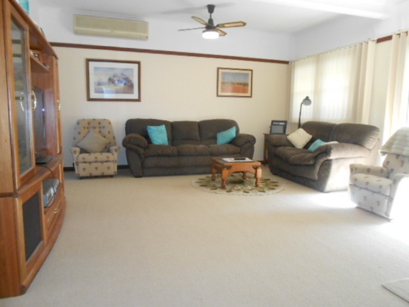 42 Belmore Street, Bega NSW 2550