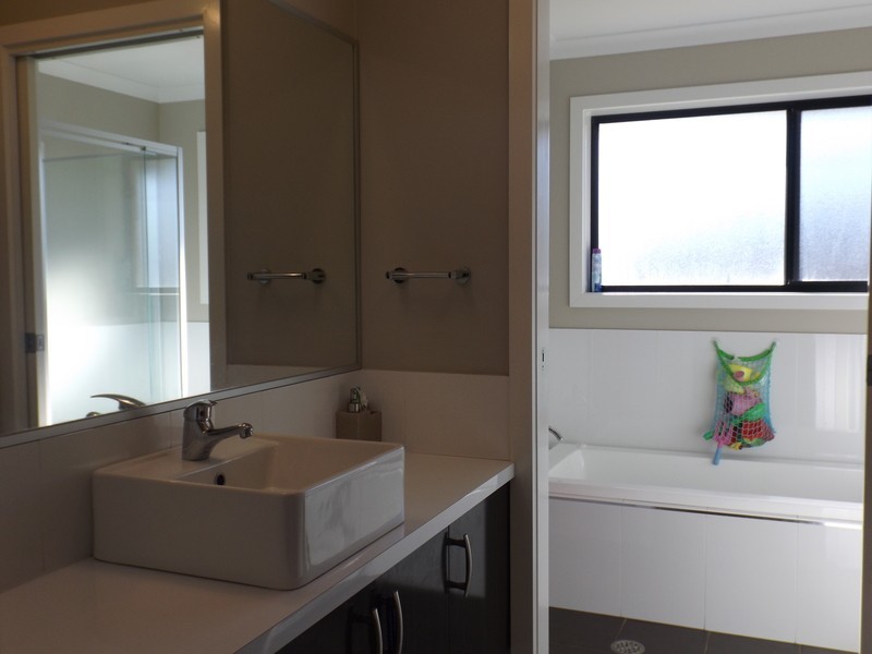 16 Scott Street, Wolumla NSW 2550