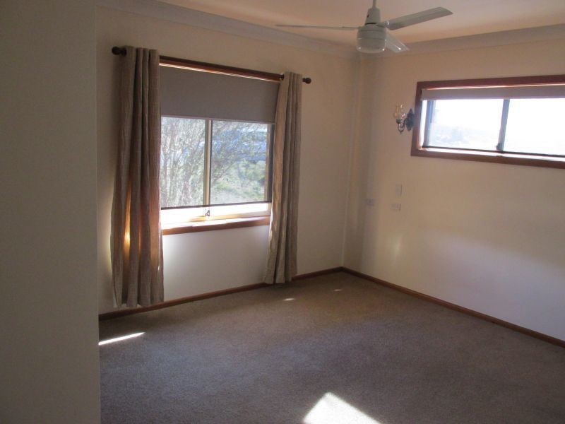 16 East Camp Drive, Cooma NSW 2630