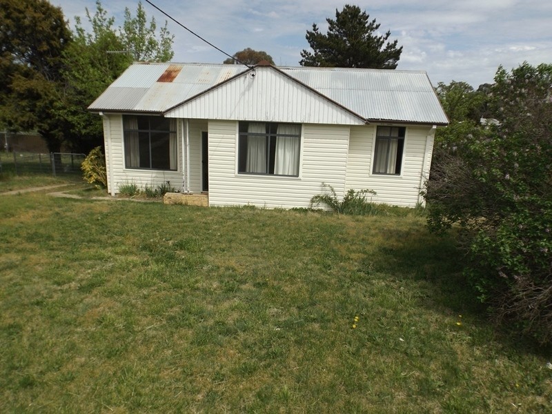 5 Bradley Street, Cooma NSW 2630