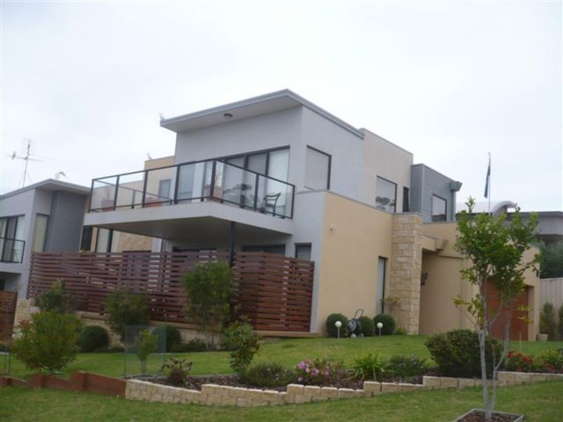 2A Elizabeth Parade, Tura Beach NSW 2548