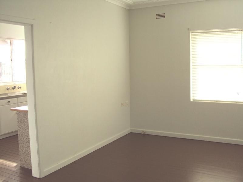 8 Lakeview Avenue, Merimbula NSW 2548