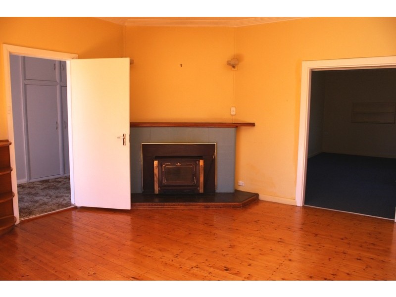 16 Barrack Street, Cooma NSW 2630