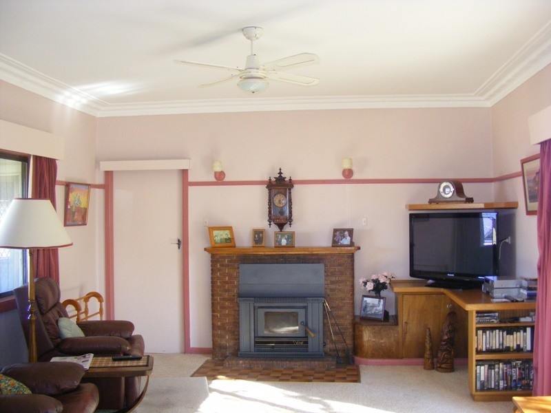 3  Cross Street, Bega NSW 2550