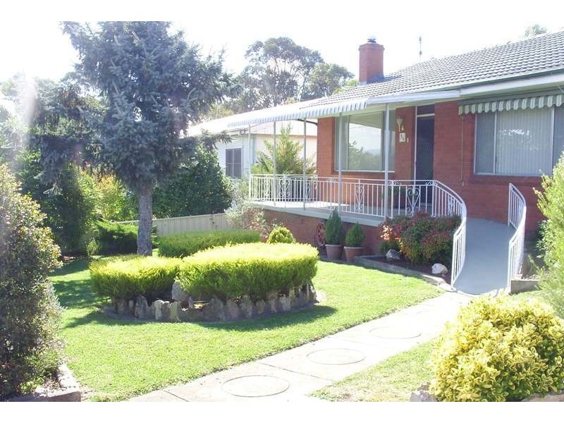 36 Glebe Ave, Bega NSW 2550