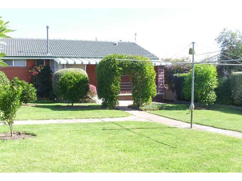 36 Glebe Ave, Bega NSW 2550