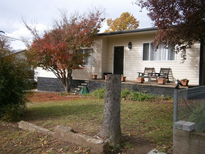 14 Buchan Pde, Cooma NSW 2630