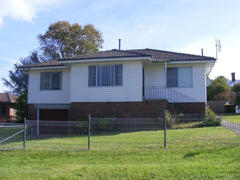 17 Gordon Street, Bega NSW 2550