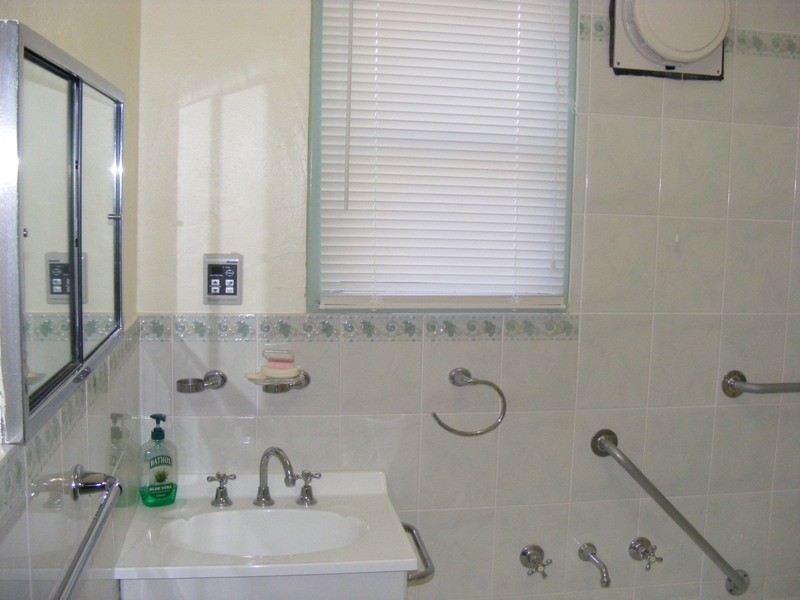 5  Tathra Rd, Bega NSW 2550