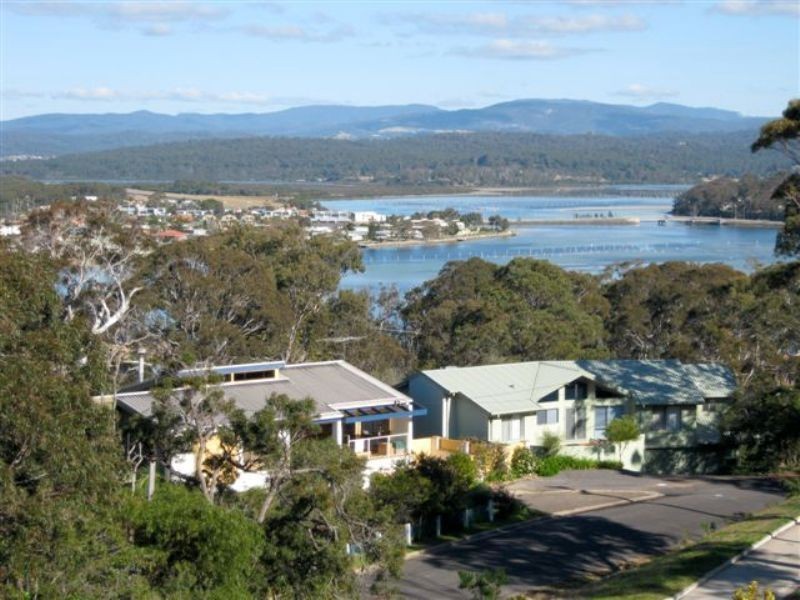 12B Lakeview Avenue, Merimbula NSW 2548