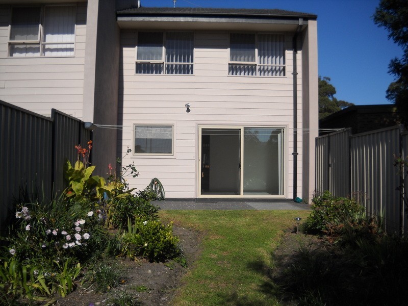 Unit 2/9-13  Lakeside Drive, Eden NSW 2551