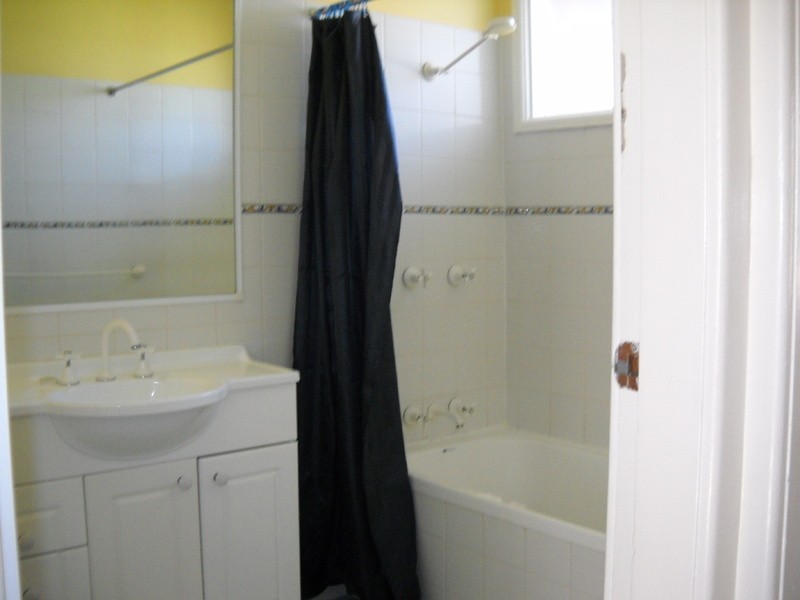 Unit 2/9-13  Lakeside Drive, Eden NSW 2551