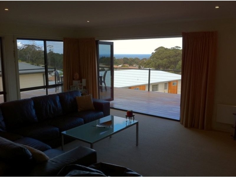 4d Elizabeth Parade, Tura Beach NSW 2548