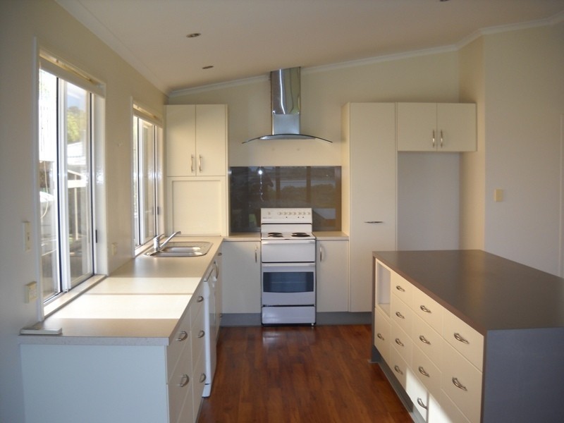 42 Lakeside Drive, Eden NSW 2551