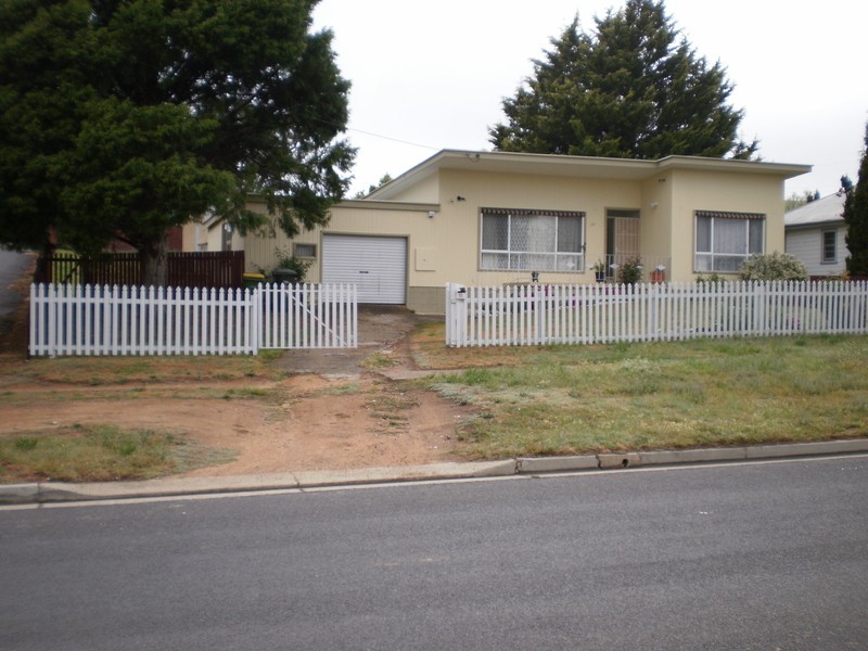42 Baron St, Cooma NSW 2630