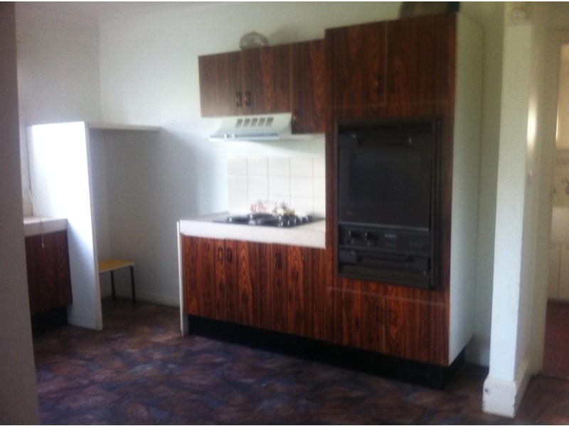 7 High St, Bombala NSW 2632