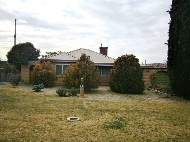 44 Soho Street, Cooma NSW 2630