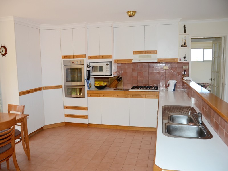 5 Beachview Court, Tura Beach NSW 2548