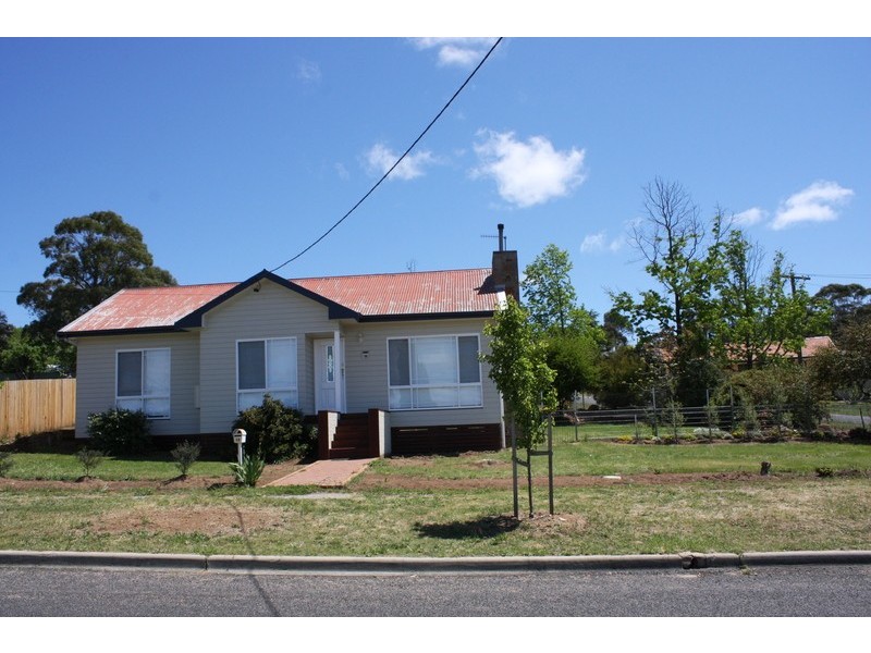 19 Baroona St, Cooma NSW 2630