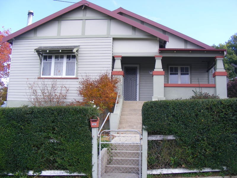 1  Gordon St, Bega NSW 2550