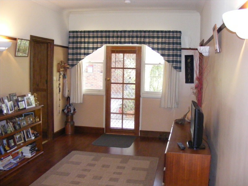 1  Gordon St, Bega NSW 2550