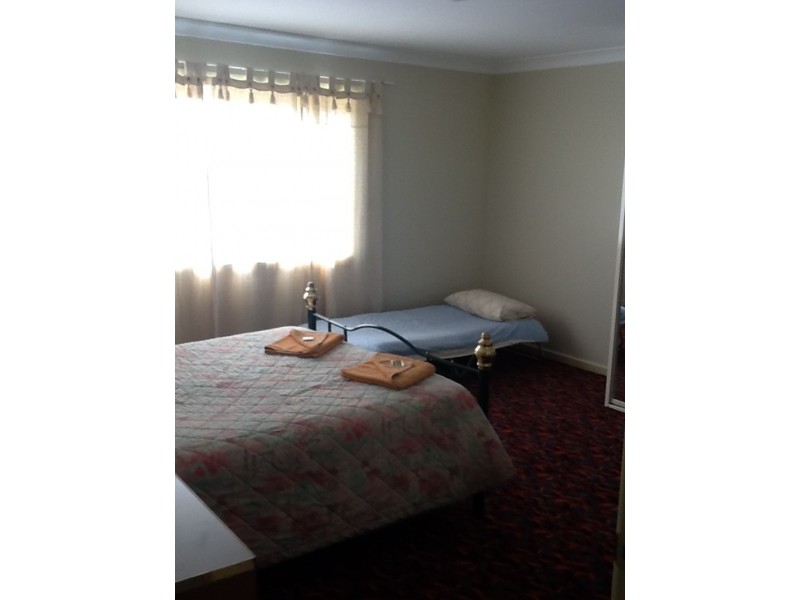 8/237 Sharp St, Cooma NSW 2630