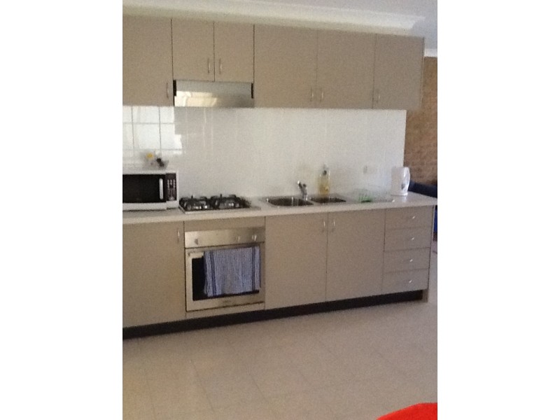 8/237 Sharp St, Cooma NSW 2630