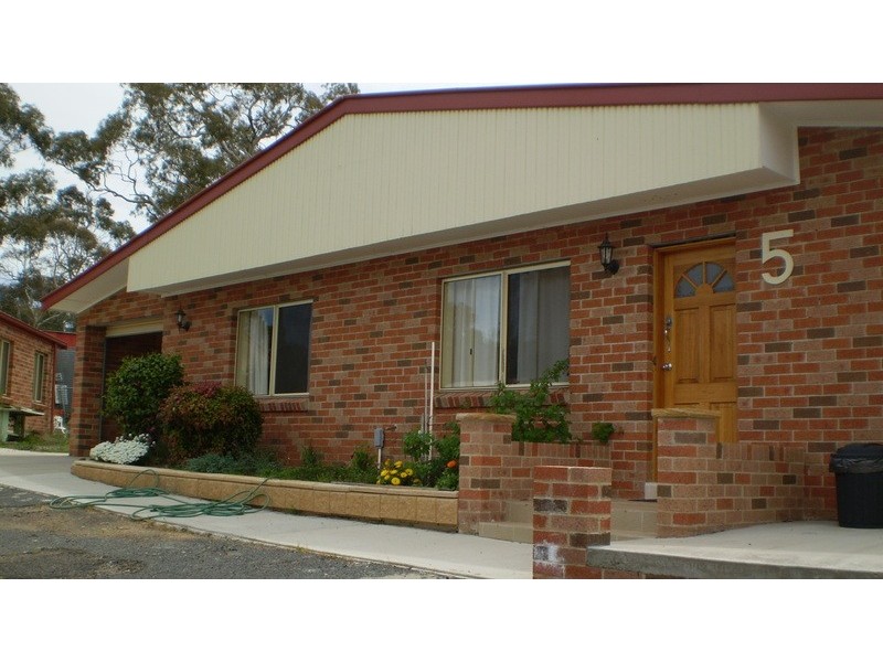 5/237 Sharp St, Cooma NSW 2630