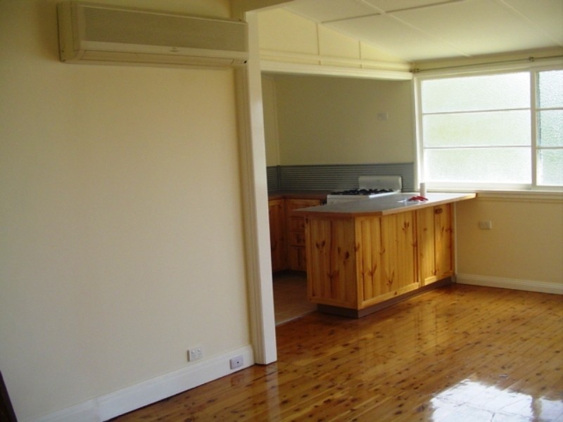 17 Hill Street, Bega NSW 2550