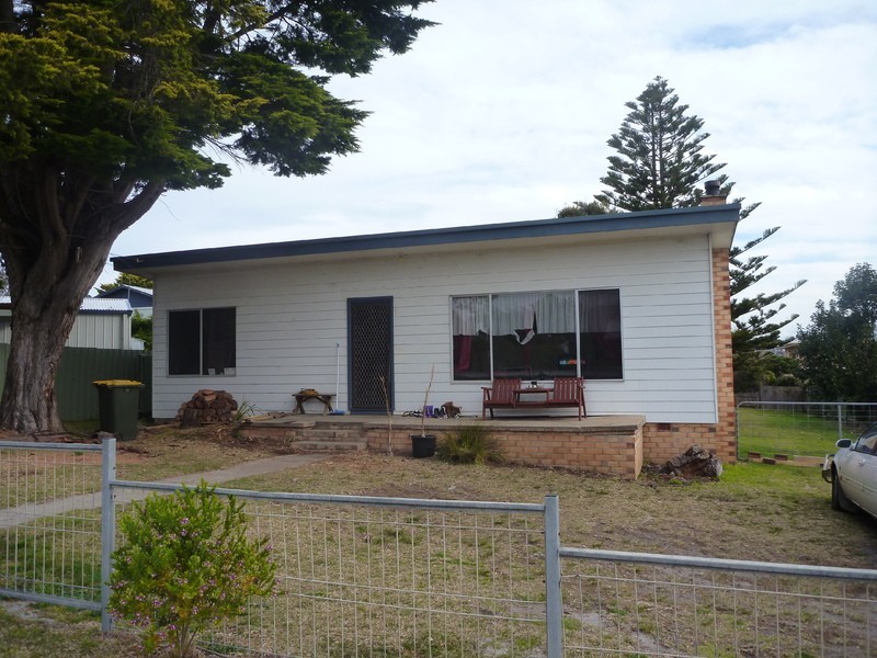 5 Apoona Street, Merimbula NSW 2548
