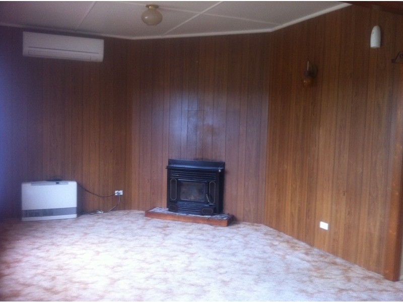 42 Mercy St, Bombala NSW 2632