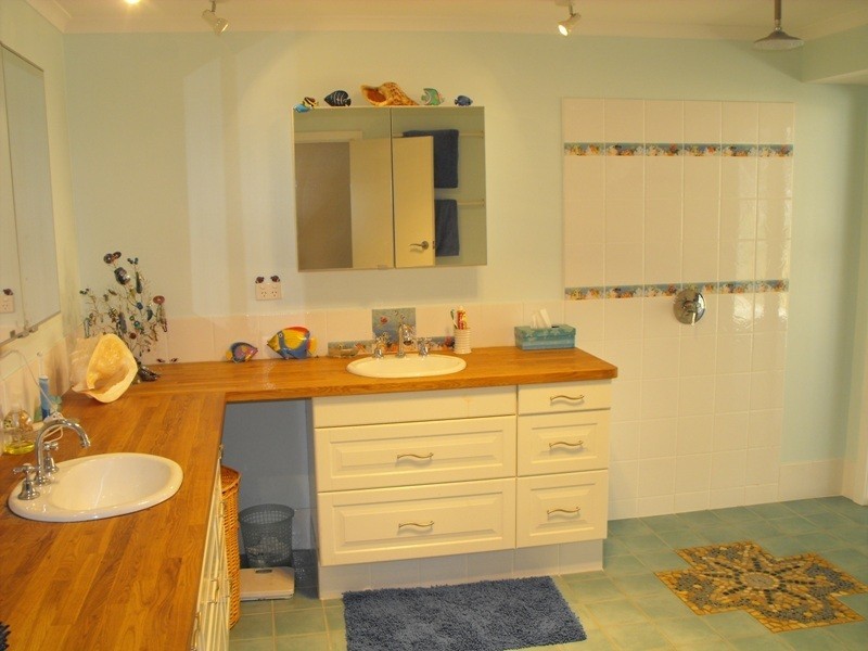 10 Ferntree Lane, Wallagoot NSW 2550