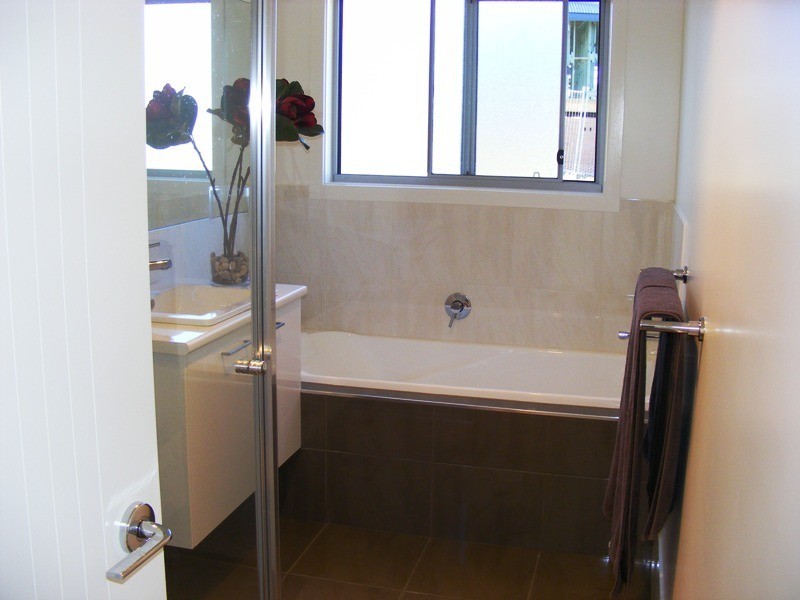 15 Glen Mia Drv, Bega NSW 2550