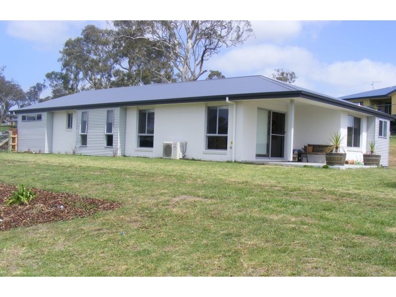 15 Glen Mia Drv, Bega NSW 2550