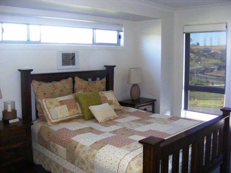 15 Glen Mia Drv, Bega NSW 2550