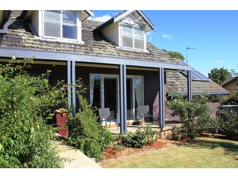 7 Tathra Road, Bega NSW 2550