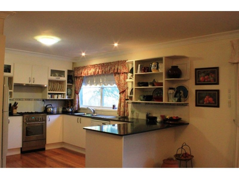 7 Tathra Road, Bega NSW 2550