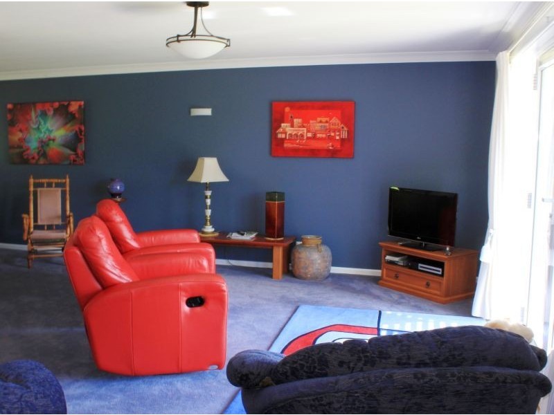 7 Tathra Road, Bega NSW 2550