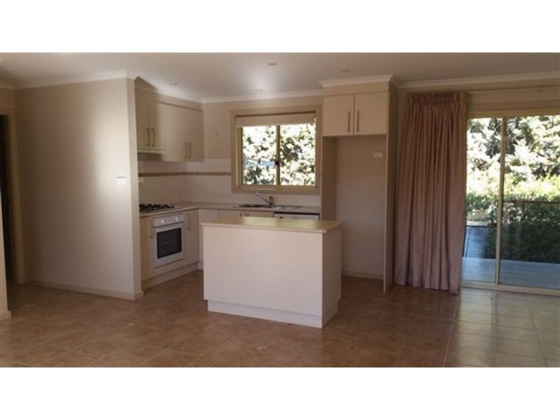 2/4 Rutledge St, Cooma NSW 2630