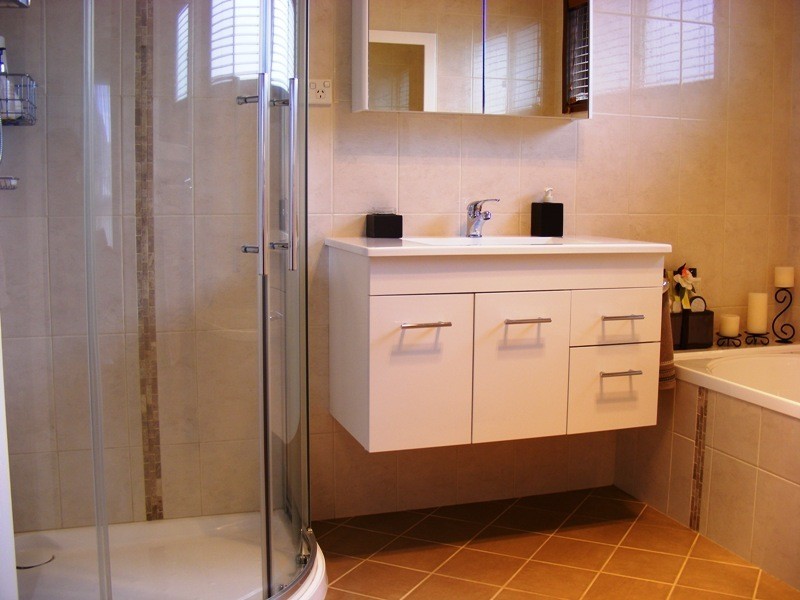 15 Glebe Ave, Bega NSW 2550