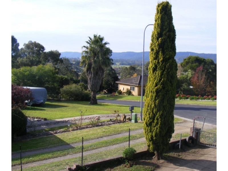 7 Deborah Cres, Bega NSW 2550