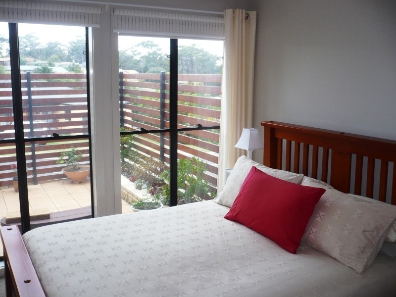 2a Elizabeth Parade, Tura Beach NSW 2548