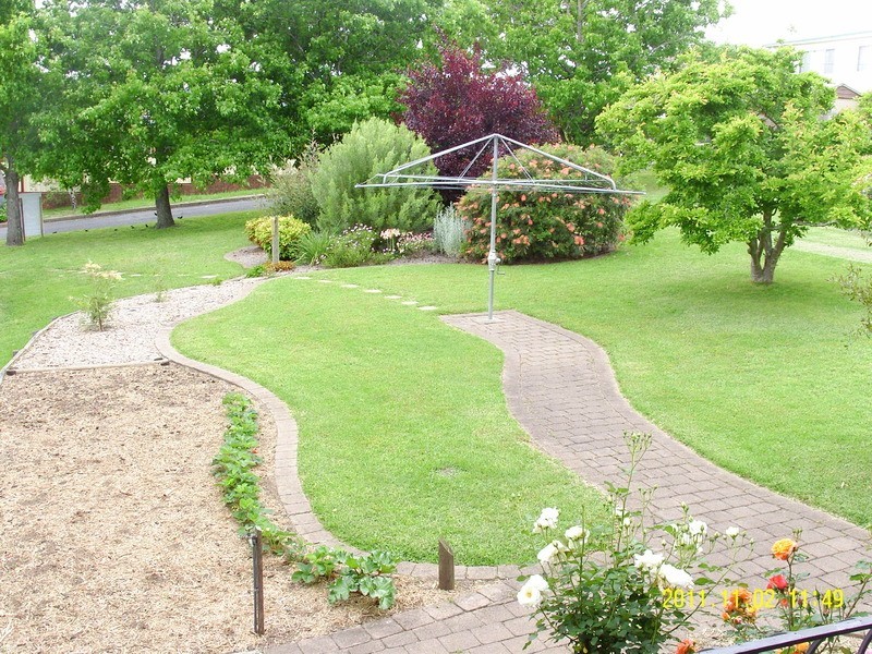 18  Glebe Ave, Bega NSW 2550