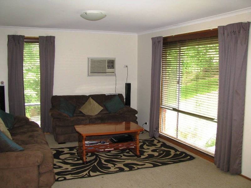 10 Gregory Way, Bega NSW 2550