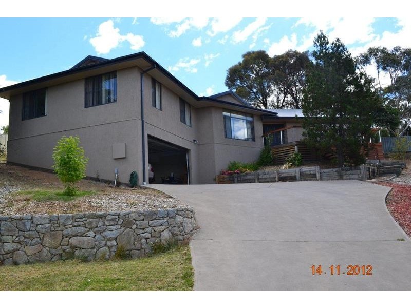 24 Stratos Place, Cooma NSW 2630