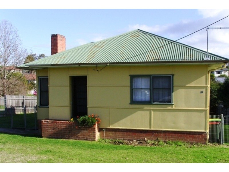 97 Ravenswood St, Bega NSW 2550